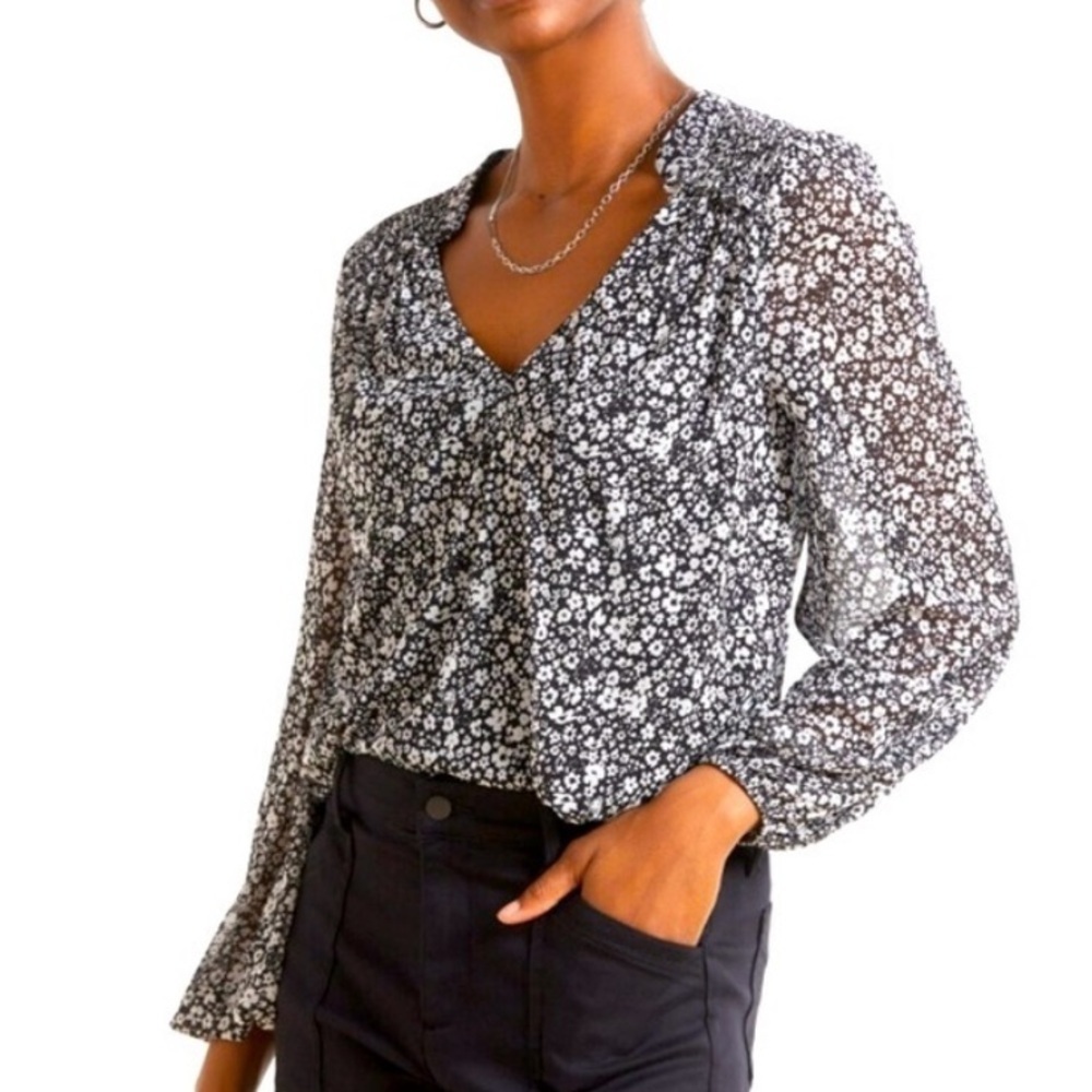 Evereve Black White Mesh Floral V-neck Blouse sz L